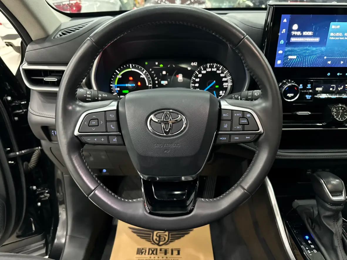 Toyota Highlander 2023 г. 50010 км. — фото 28