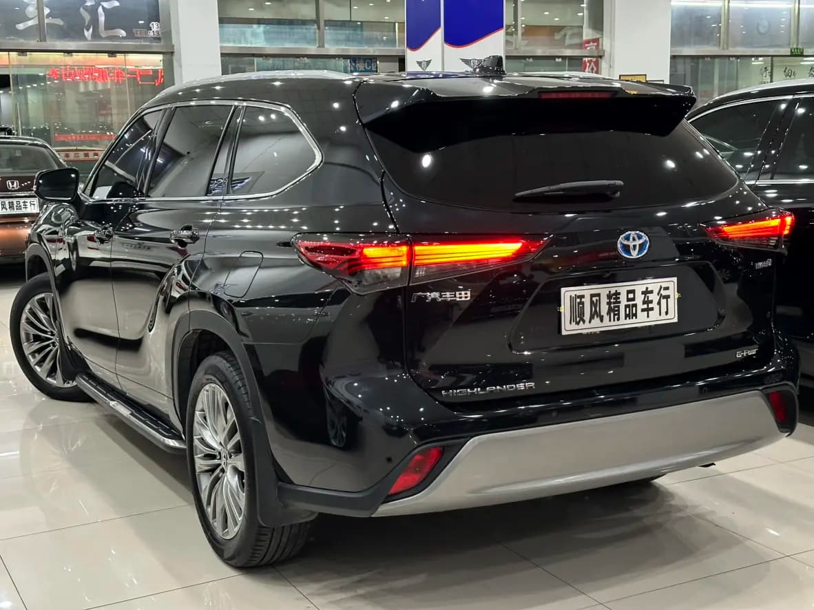 Toyota Highlander 2023 г. 50010 км. — фото 4