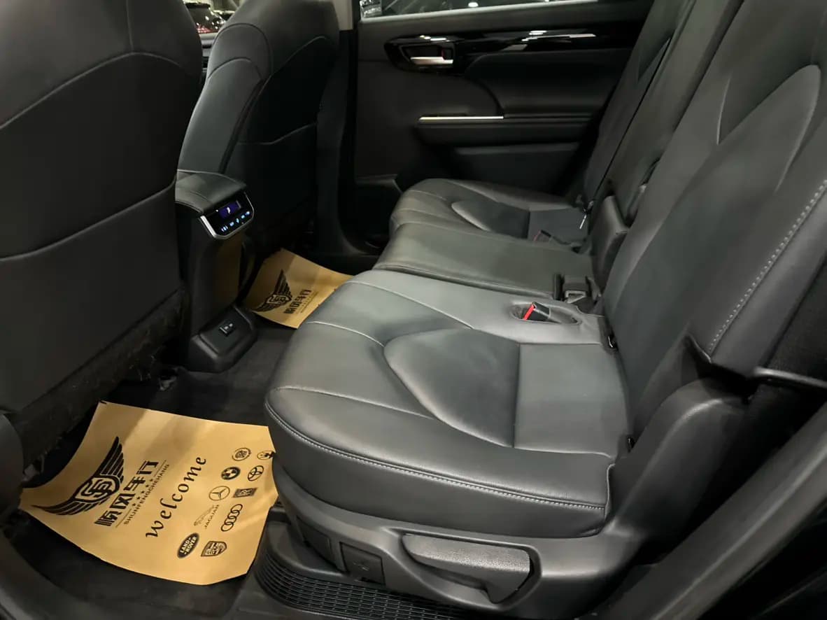 Toyota Highlander 2023 г. 50010 км. — фото 38