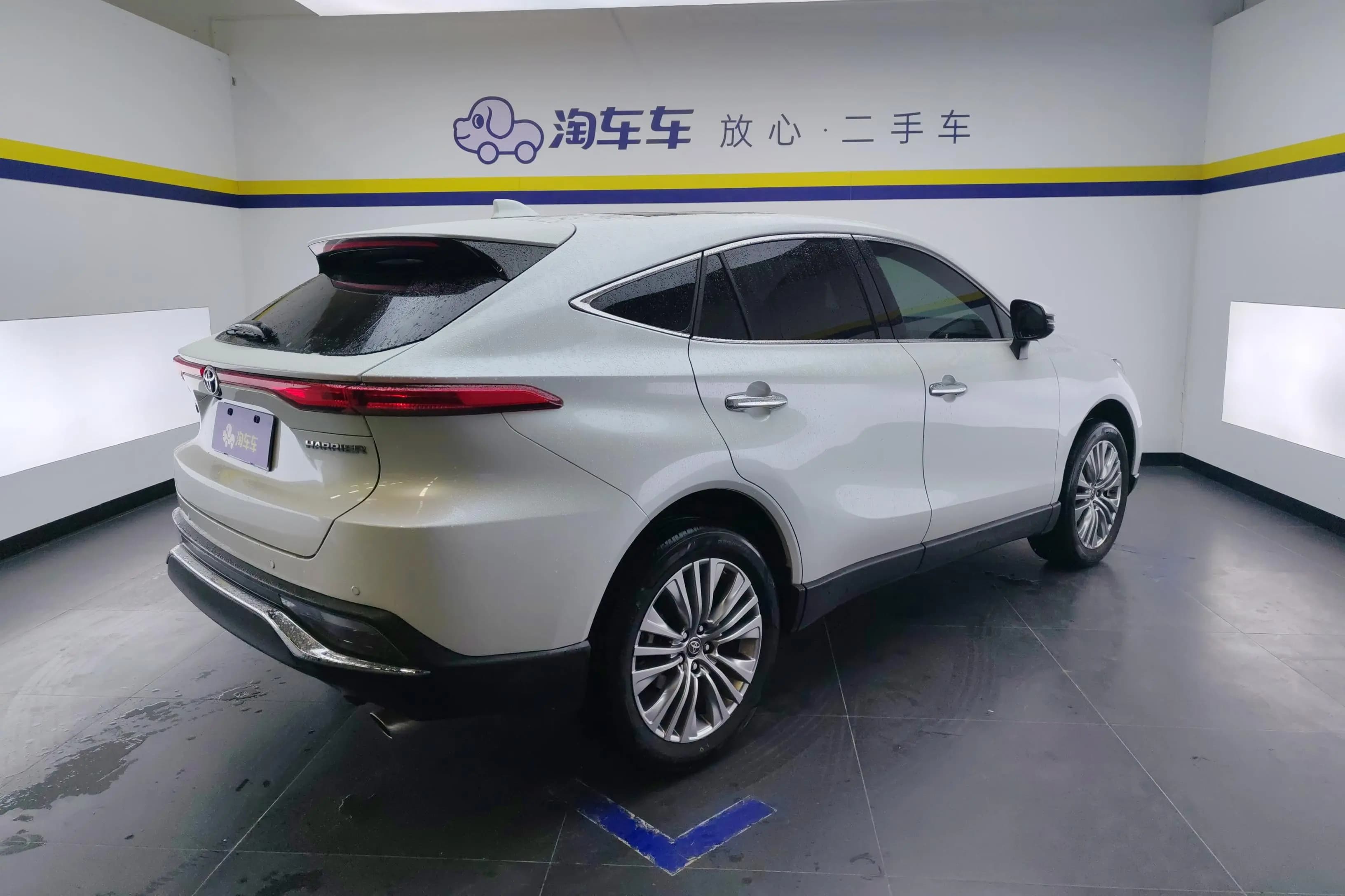 Toyota Harrier 2022 г. 30317 км. — фото 3