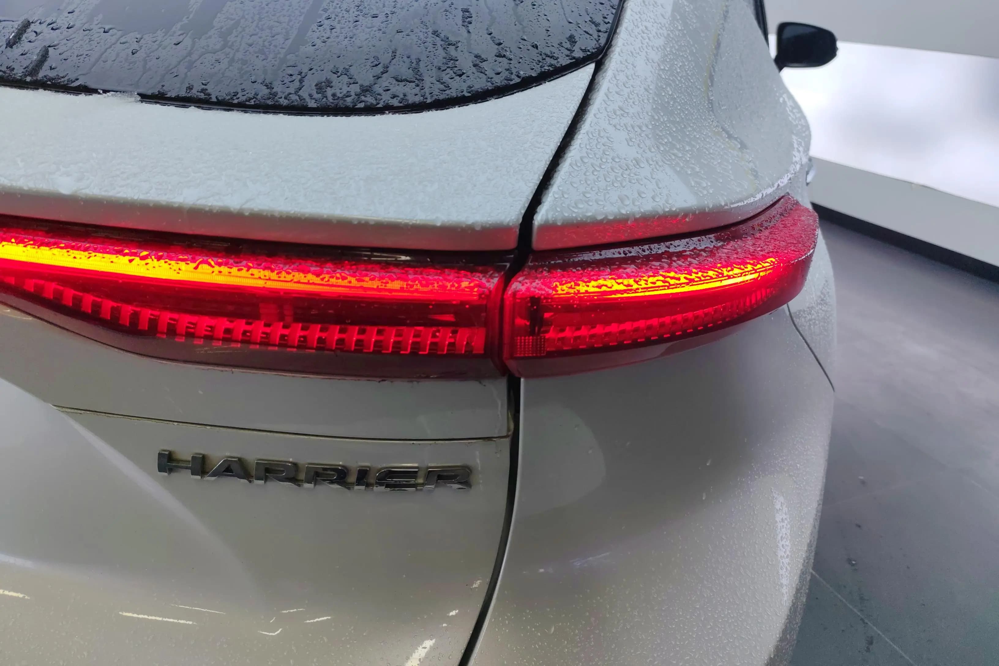 Toyota Harrier 2022 г. 30317 км. — фото 4