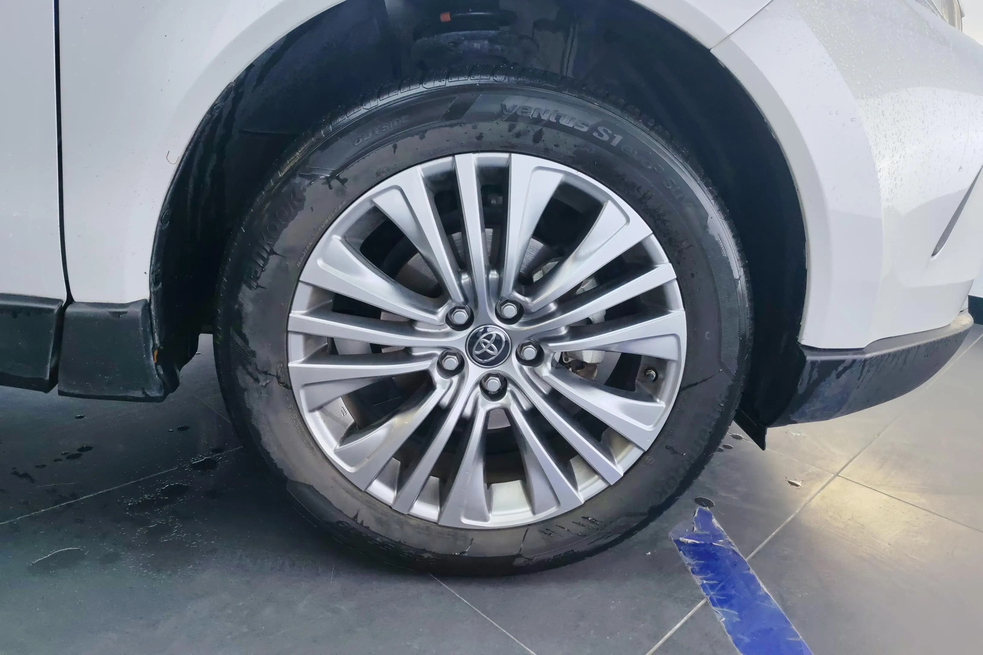 Toyota Harrier 2022 г. 30317 км. — фото 8