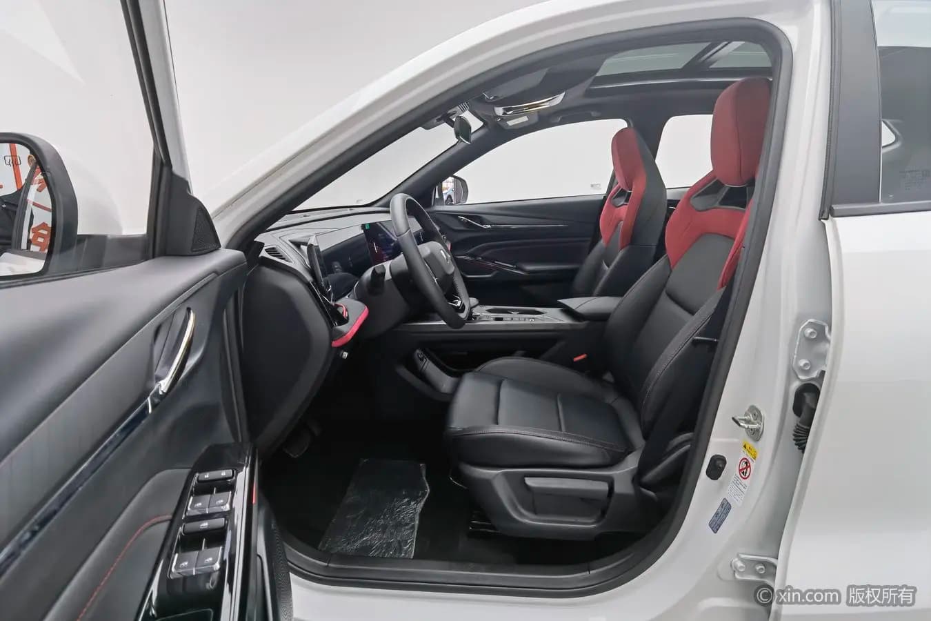 Toyota RAV4 2025 г. 8930 км. — фото 18
