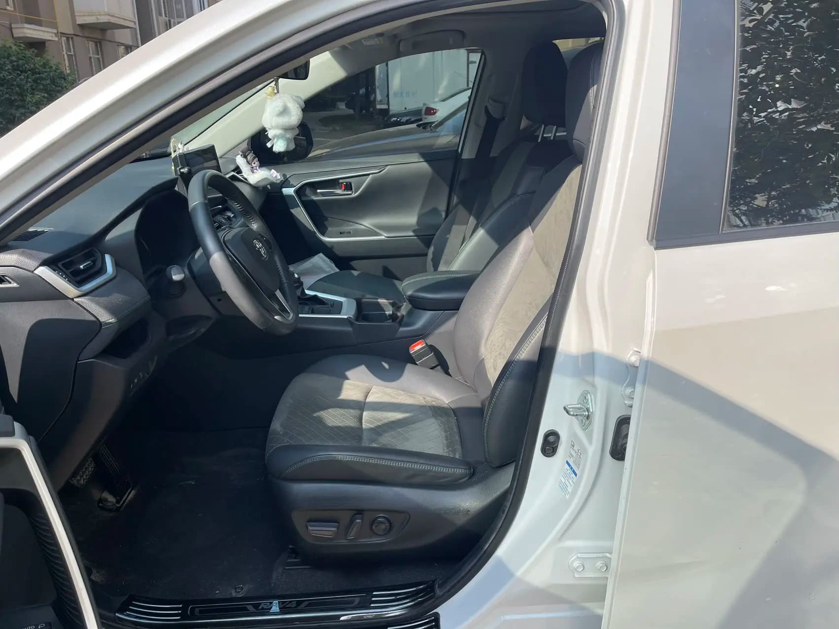 Toyota RAV4 2023 г. 23027 км. — фото 13
