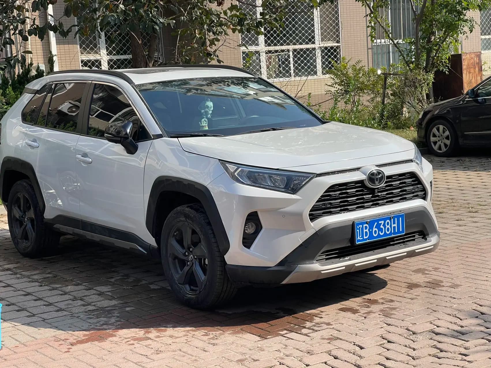 Toyota RAV4 2023 г. 23027 км. — фото 3
