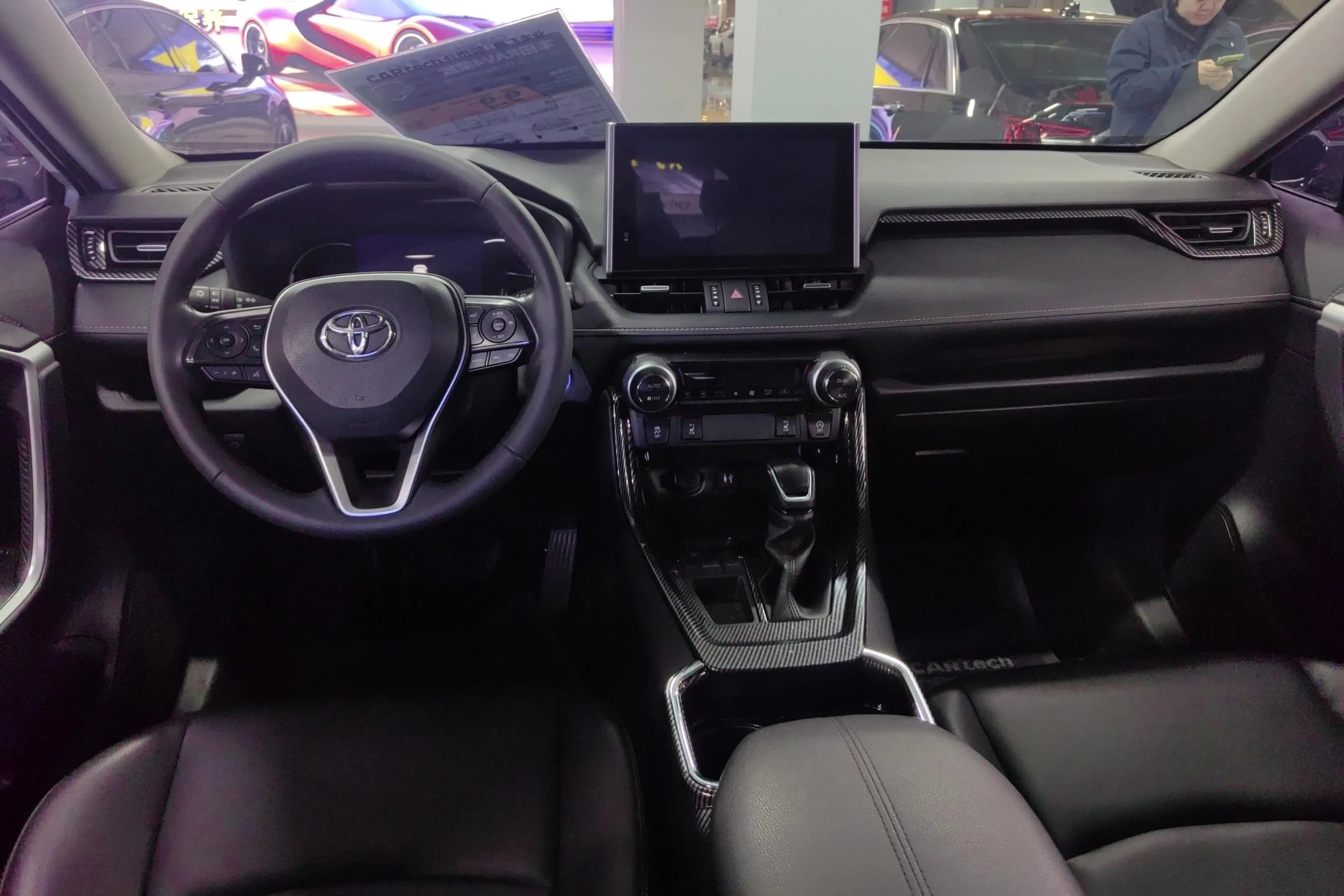 Toyota RAV4 2021 г. 87926 км. — фото 12