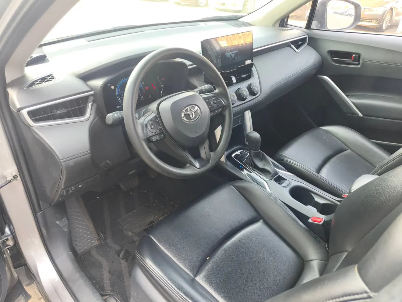 Toyota Corolla Cross 2024 г. 14626 км. — фото 11