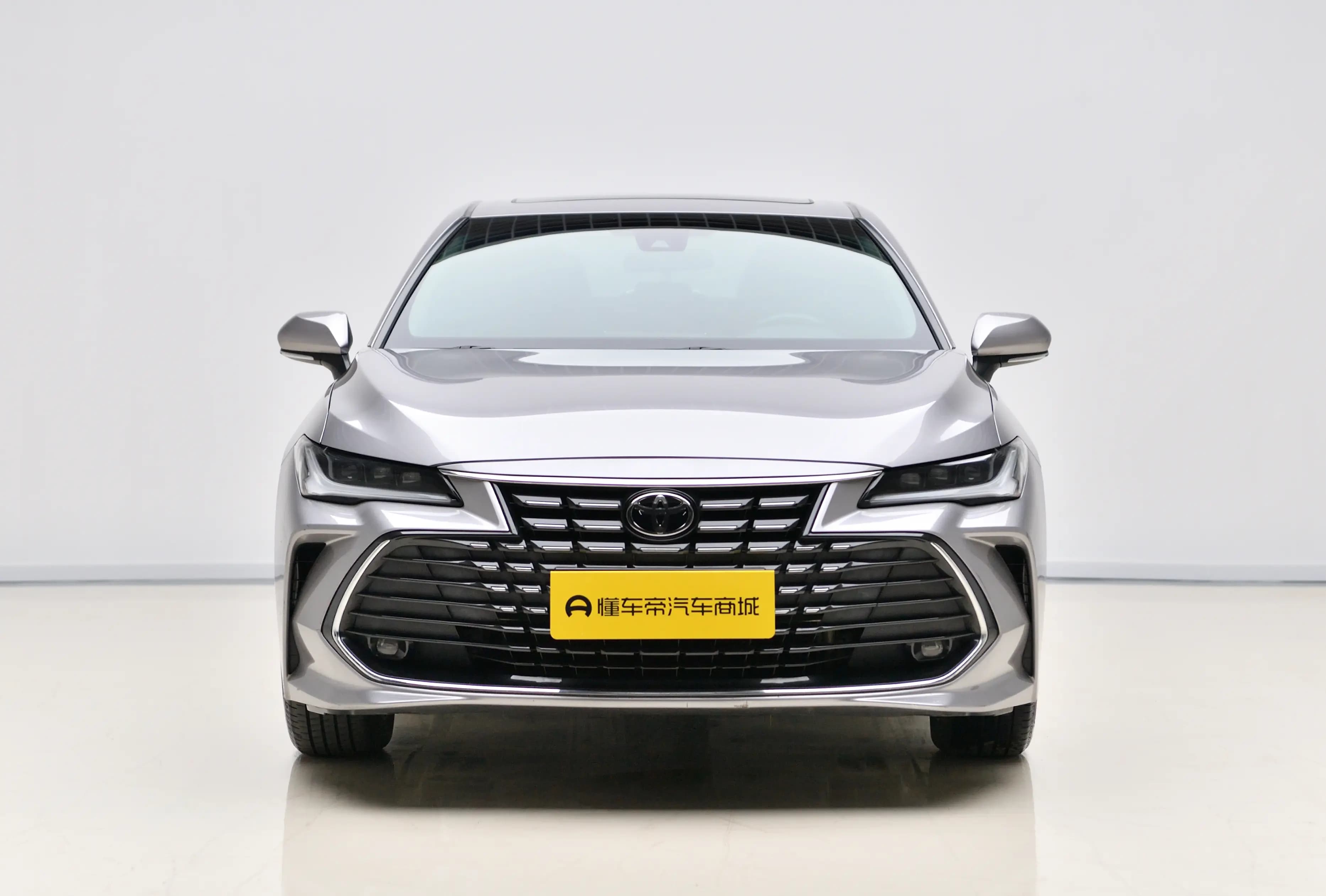Toyota Avalon 2023 г. 26700 км. — фото 2