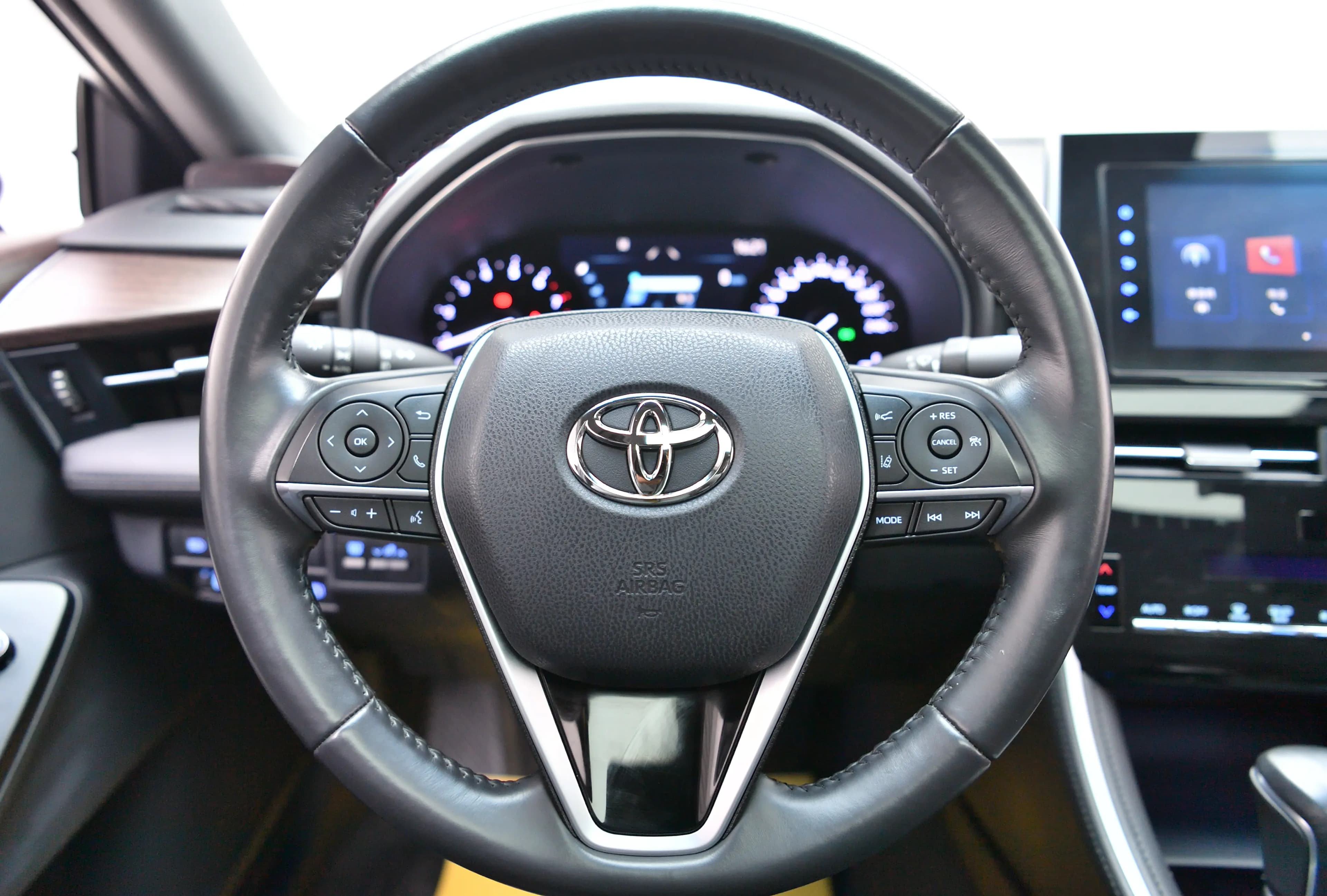 Toyota Avalon 2023 г. 26700 км. — фото 16