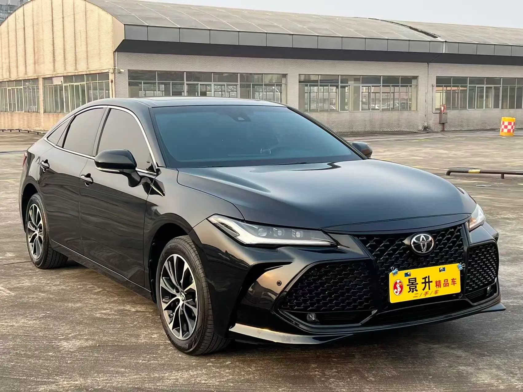 Toyota Avalon 2024 г. 23000 км. — фото 3