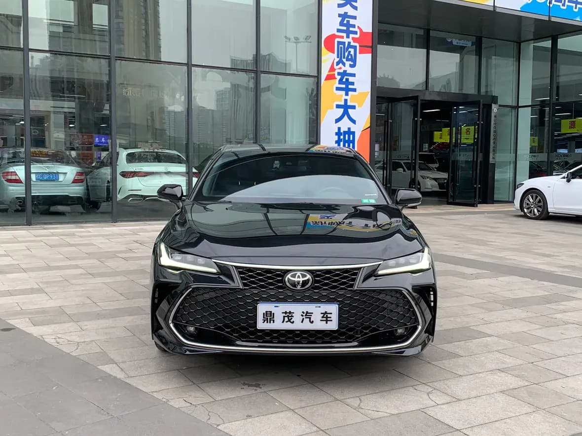 Toyota Avalon 2023 г. 33000 км. — фото 2
