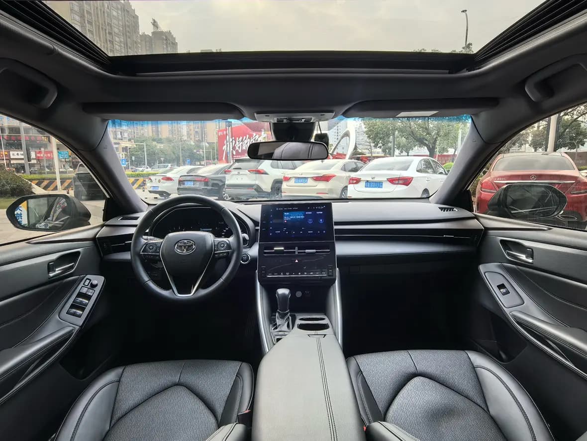 Toyota Avalon 2023 г. 33000 км. — фото 21