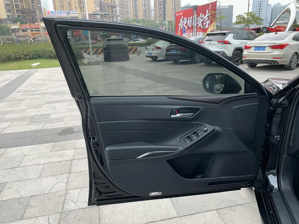 Toyota Avalon 2023 г. 33000 км. — фото 26
