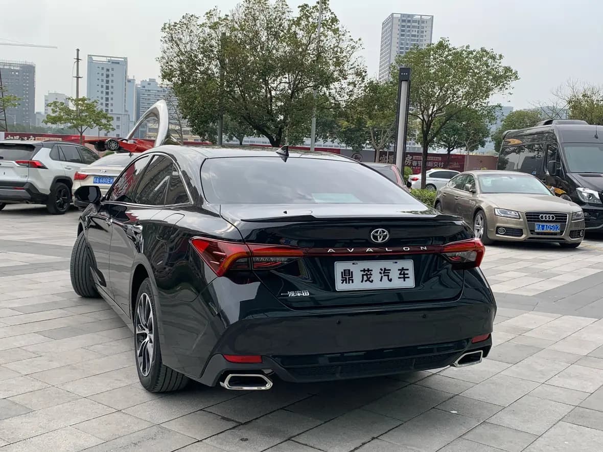 Toyota Avalon 2023 г. 33000 км. — фото 5