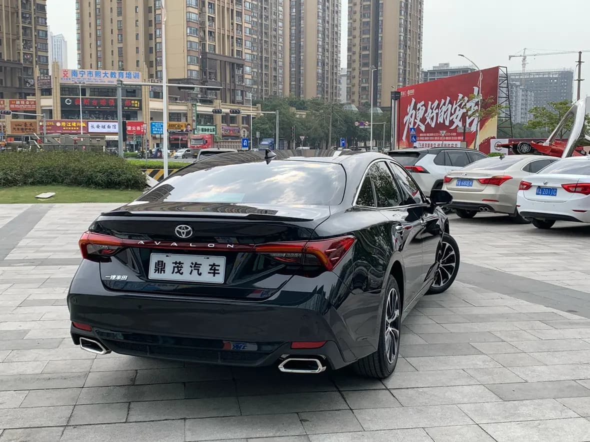 Toyota Avalon 2023 г. 33000 км. — фото 7