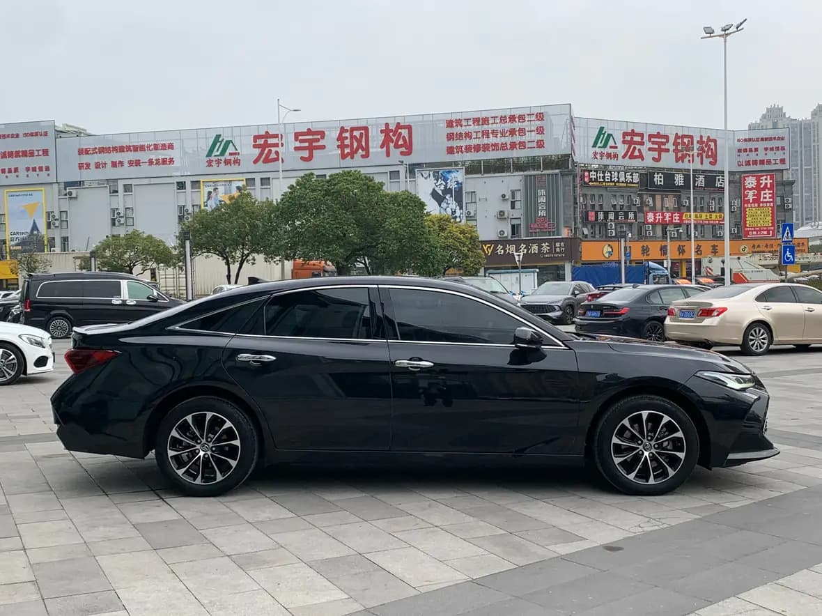 Toyota Avalon 2023 г. 33000 км. — фото 8