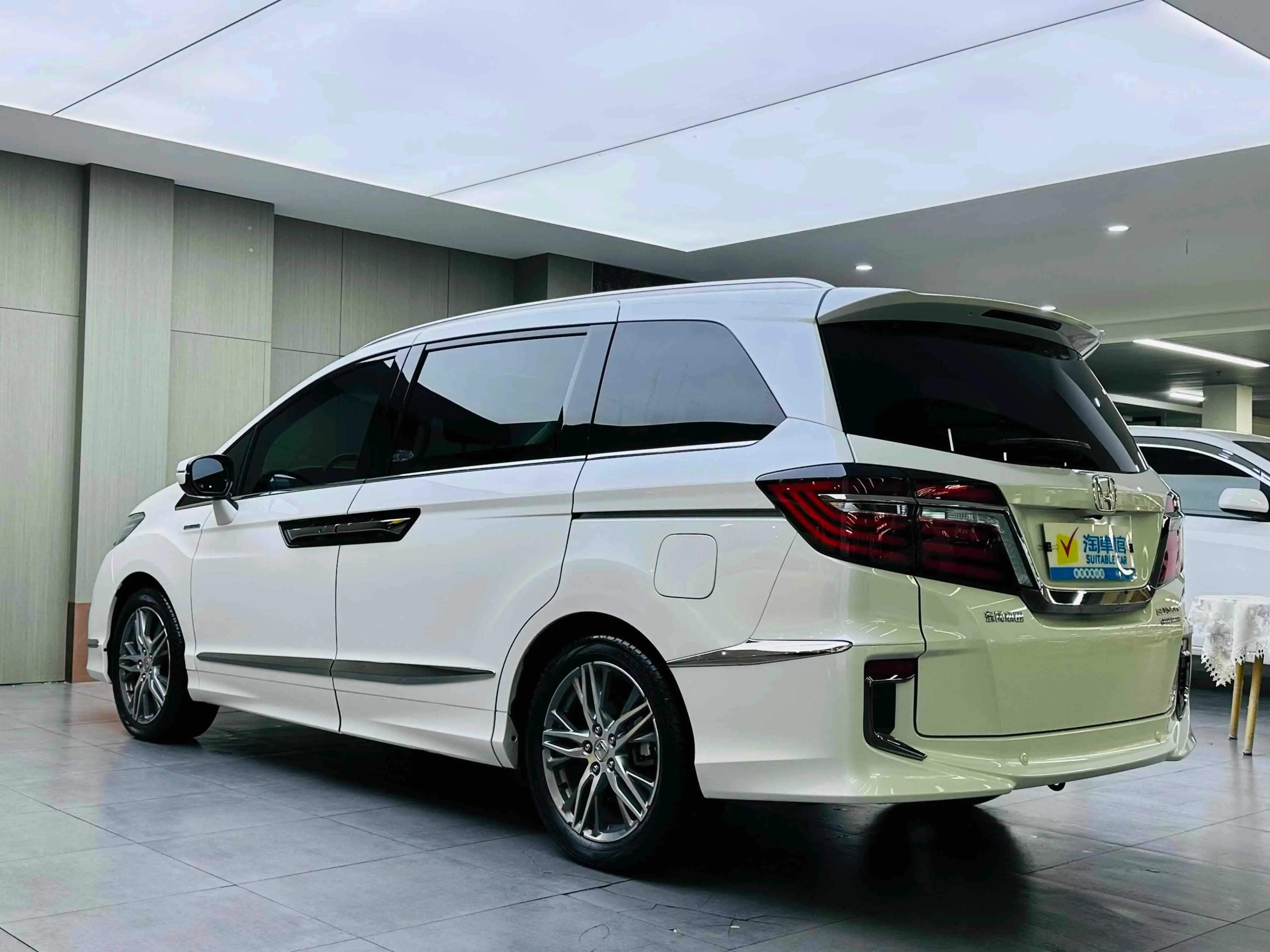 Honda Elysion 2021 г. 66092 км. — фото 4