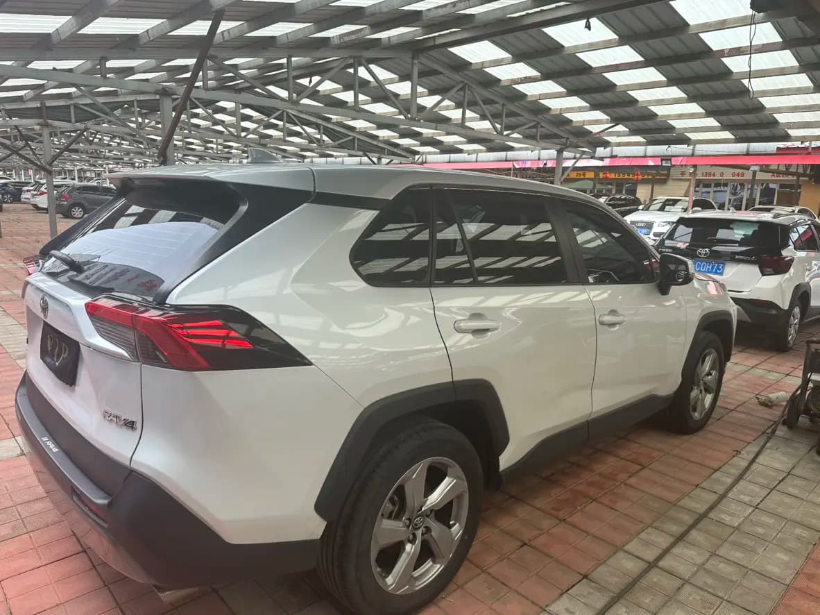 Toyota RAV4 2023 г. 36025 км. — фото 2
