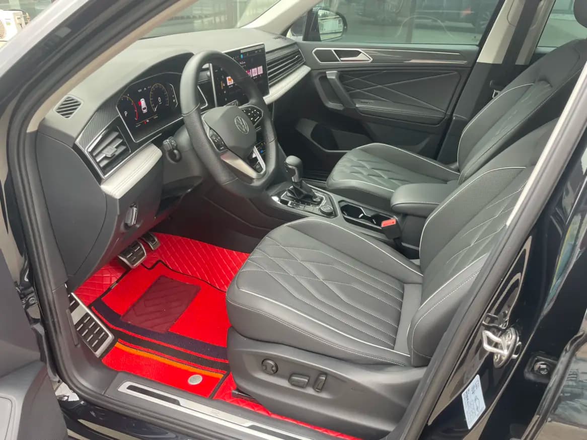 Volkswagen Tiguan L 2023 г. 15117 км. — фото 17