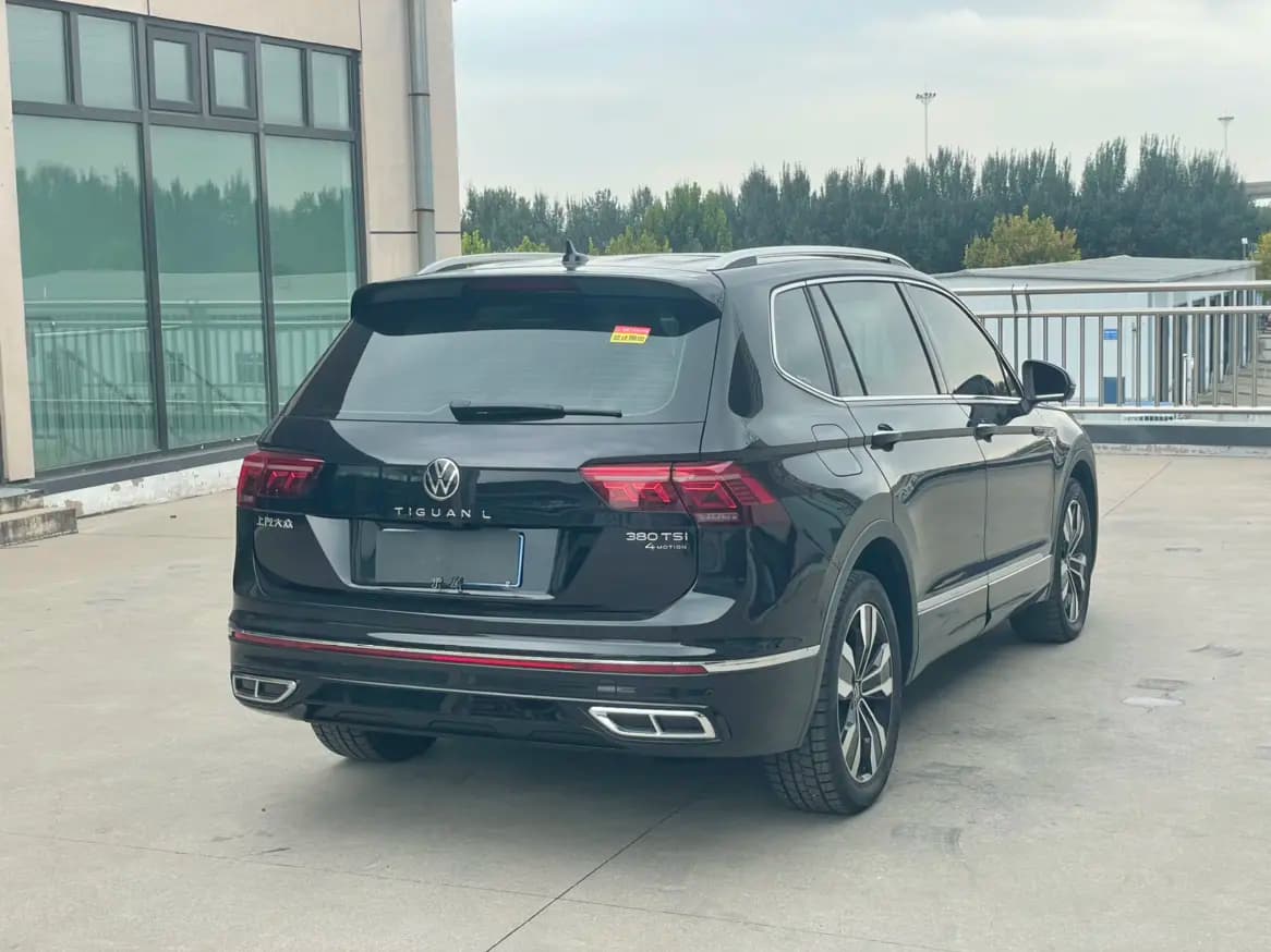 Volkswagen Tiguan L 2023 г. 15117 км. — фото 6
