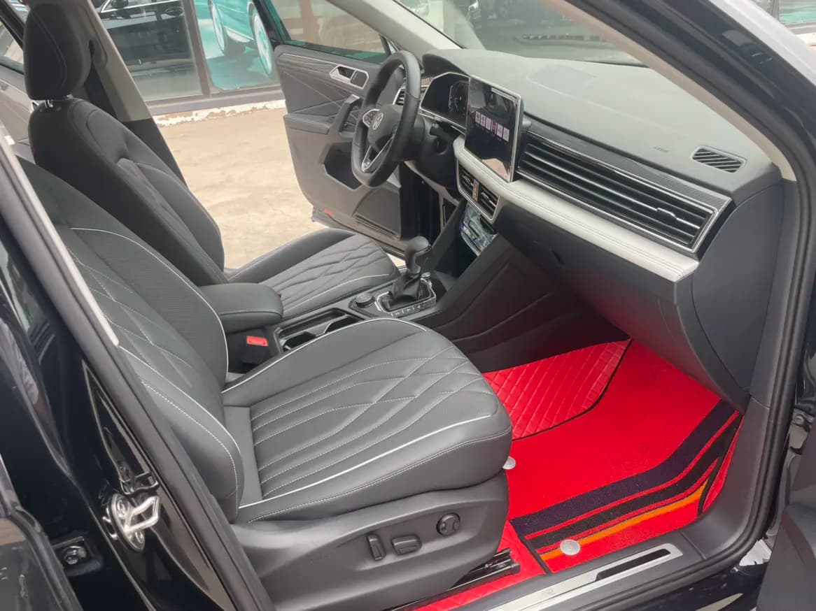 Volkswagen Tiguan L 2023 г. 15117 км. — фото 9