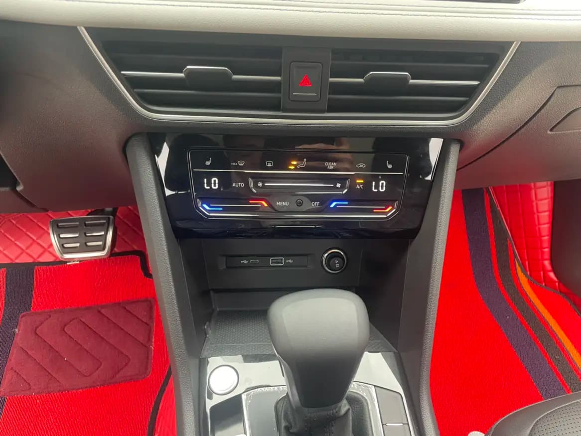 Volkswagen Tiguan L 2023 г. 15117 км. — фото 10