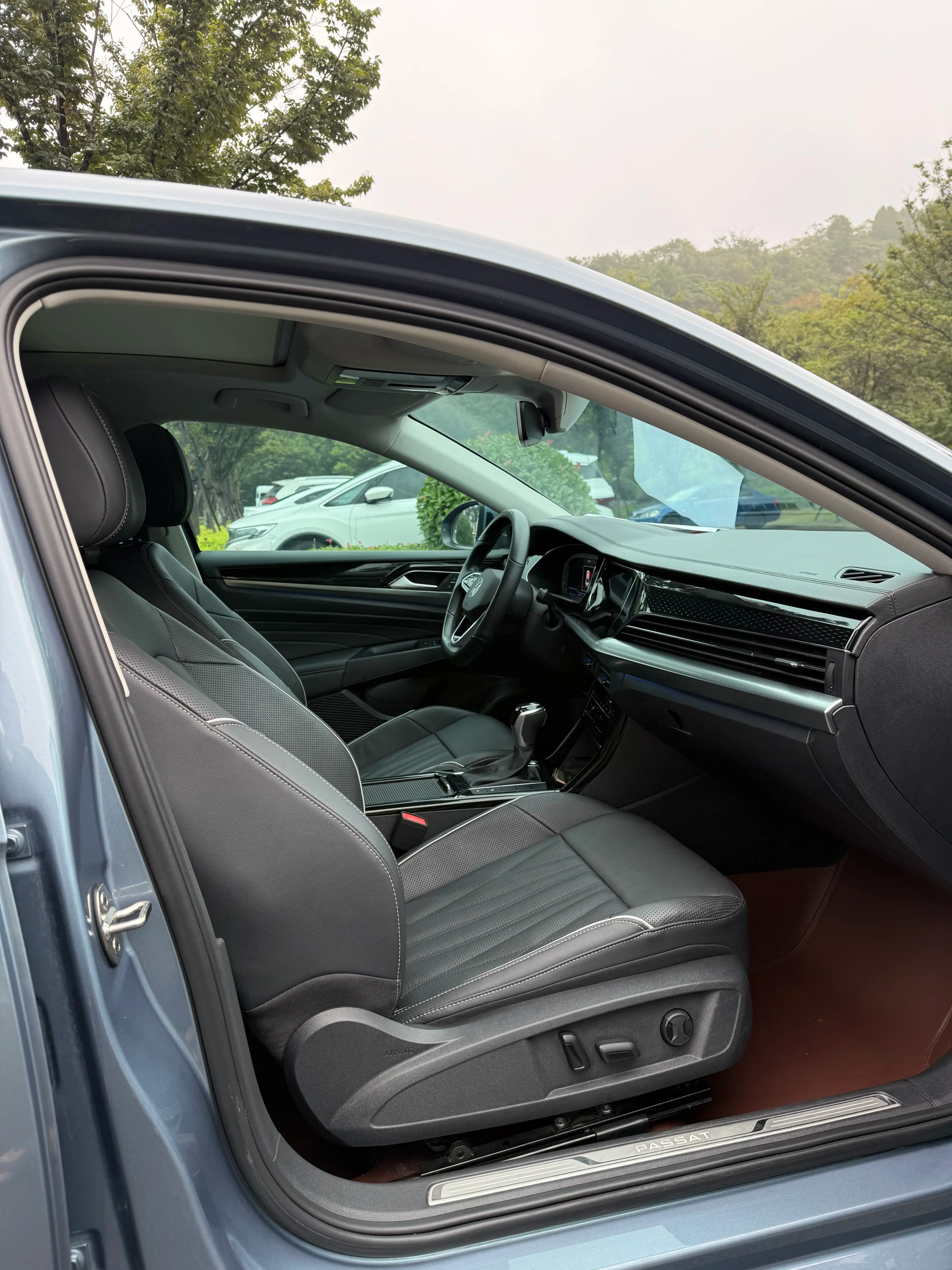 Volkswagen Passat 2023 г. 48998 км. — фото 9