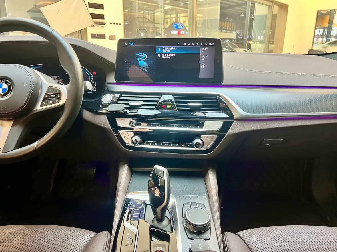 BMW 5 Series PHEV 2021 г. 57135 км. — фото 10
