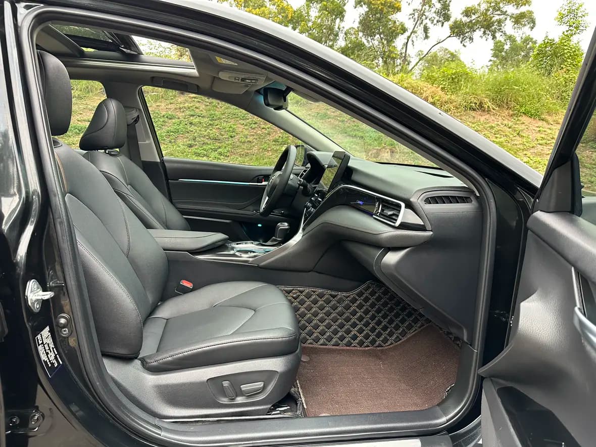 Toyota Camry 2021 г. 72387 км. — фото 16