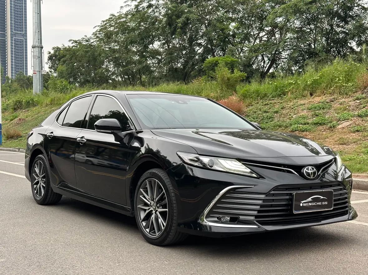 Toyota Camry 2021 г. 72387 км. — фото 3