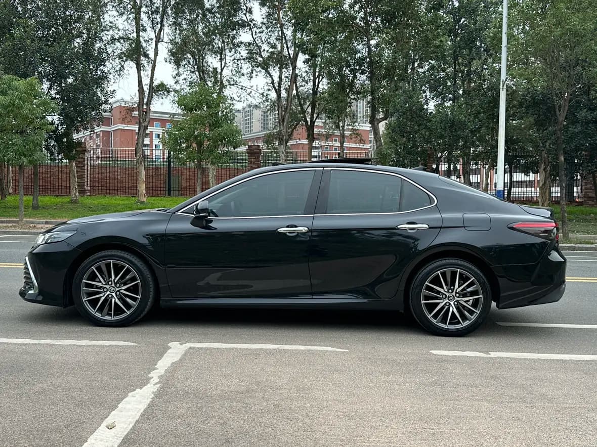 Toyota Camry 2021 г. 72387 км. — фото 4