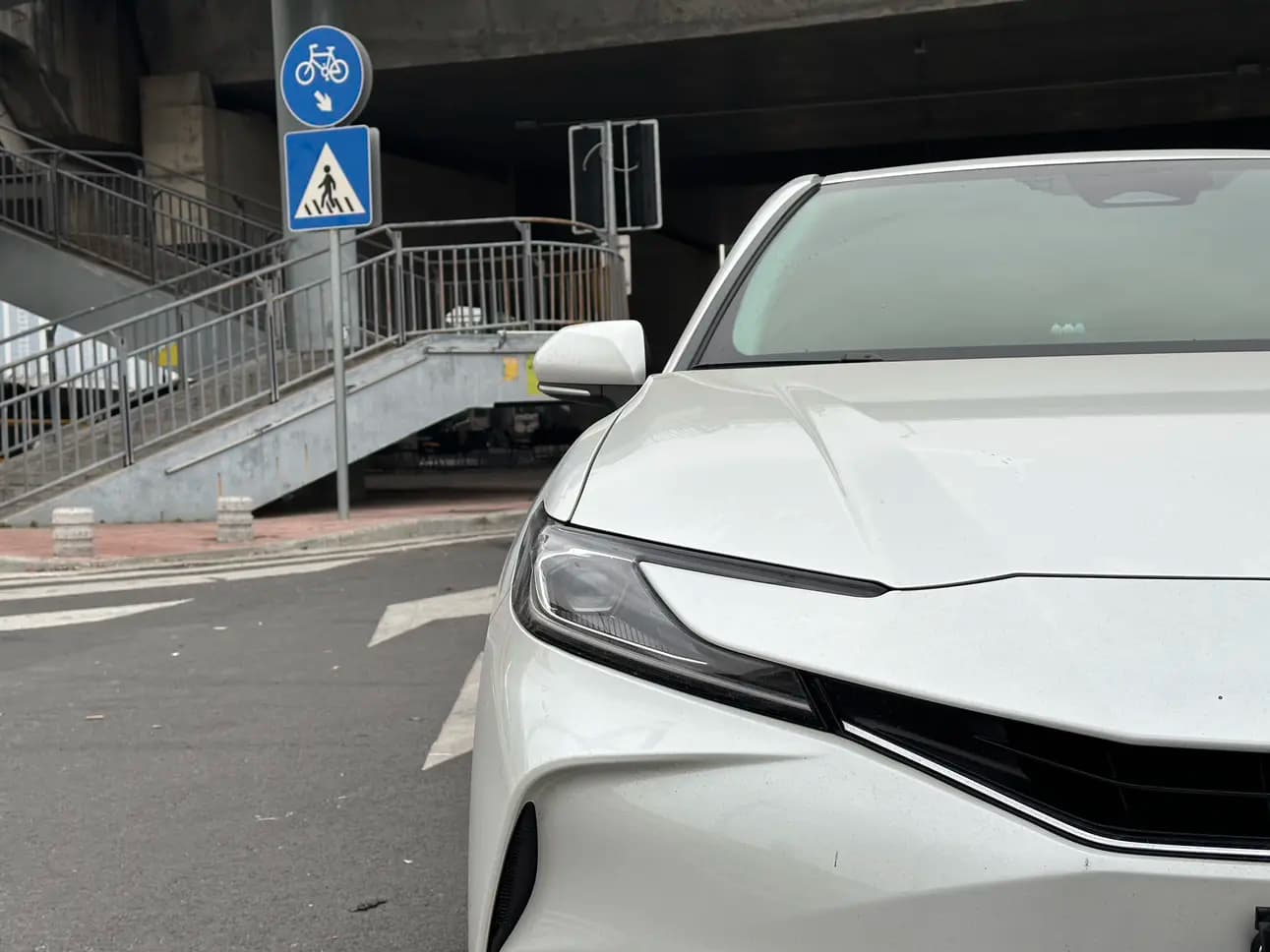 Toyota Camry 2024 г. 37090 км. — фото 12
