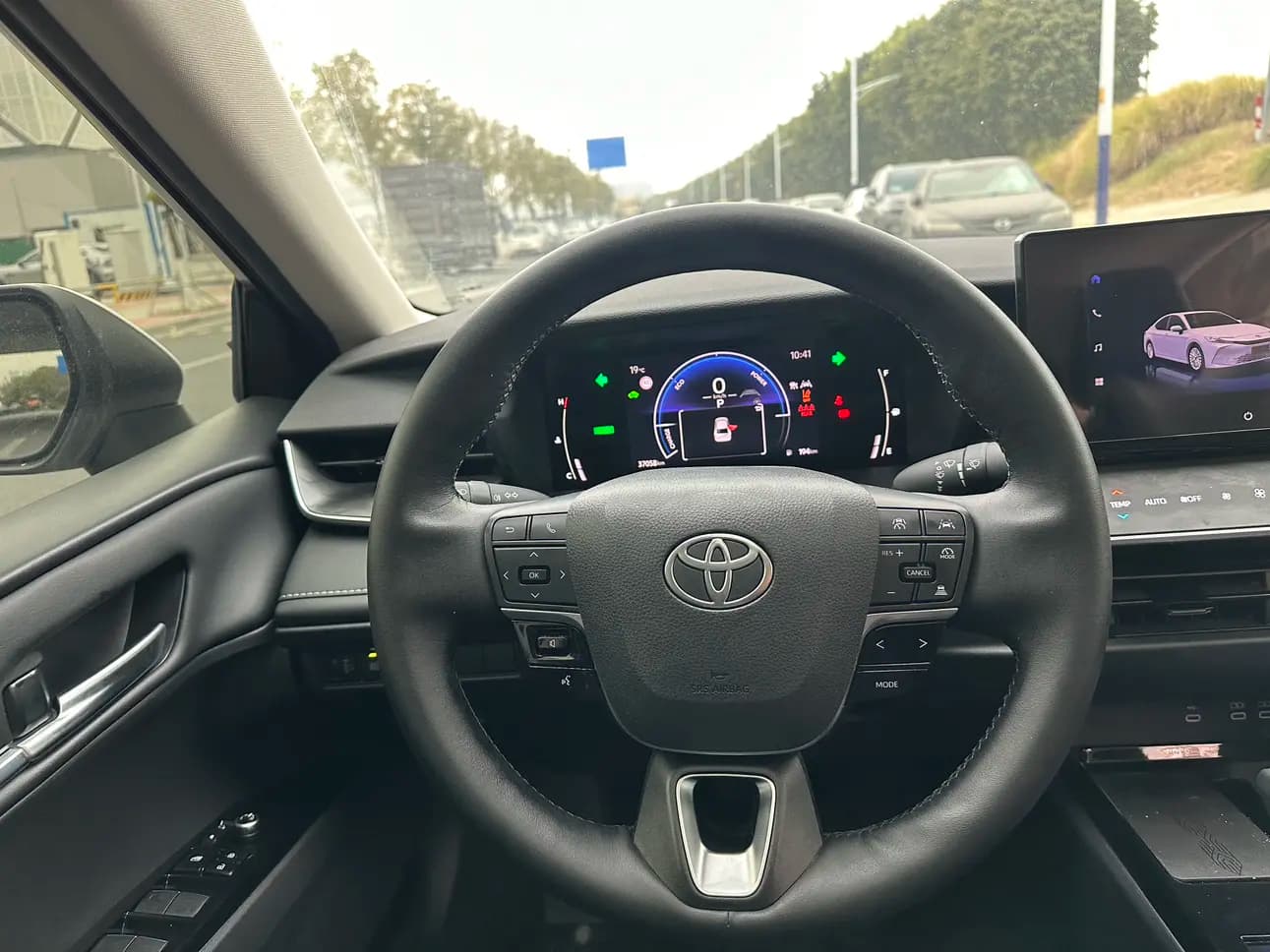 Toyota Camry 2024 г. 37090 км. — фото 19