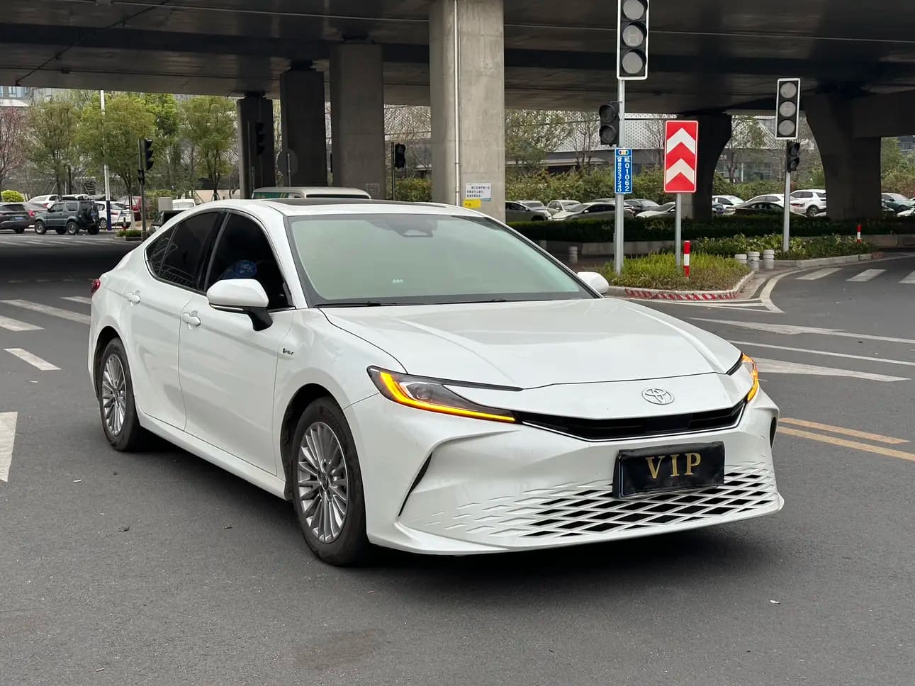 Toyota Camry 2024 г. 37090 км. — фото 3