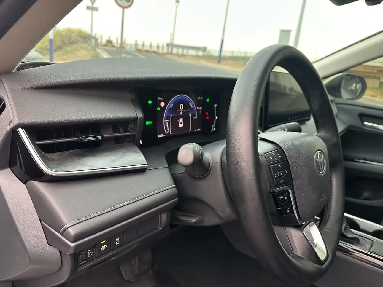 Toyota Camry 2024 г. 37090 км. — фото 21