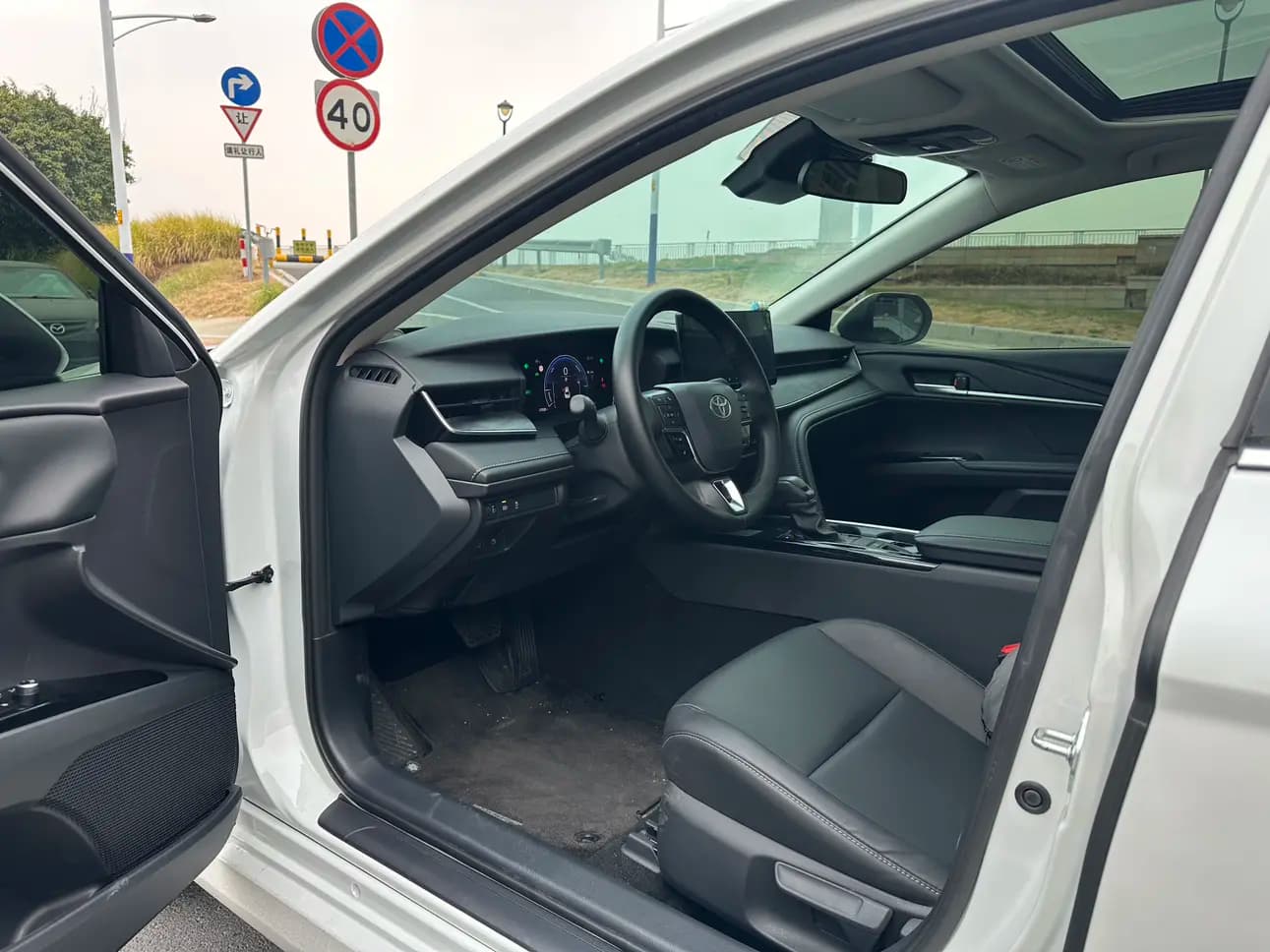 Toyota Camry 2024 г. 37090 км. — фото 24