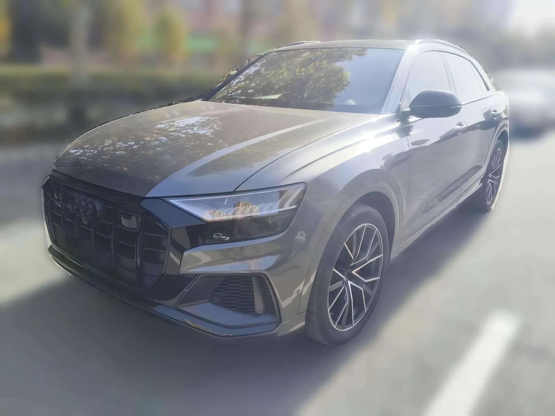 Audi Q8 2024 г. 12133 км.