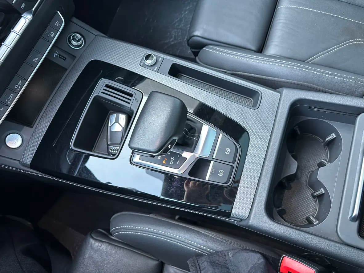 Audi Q5L 2023 г. 46089 км. — фото 13