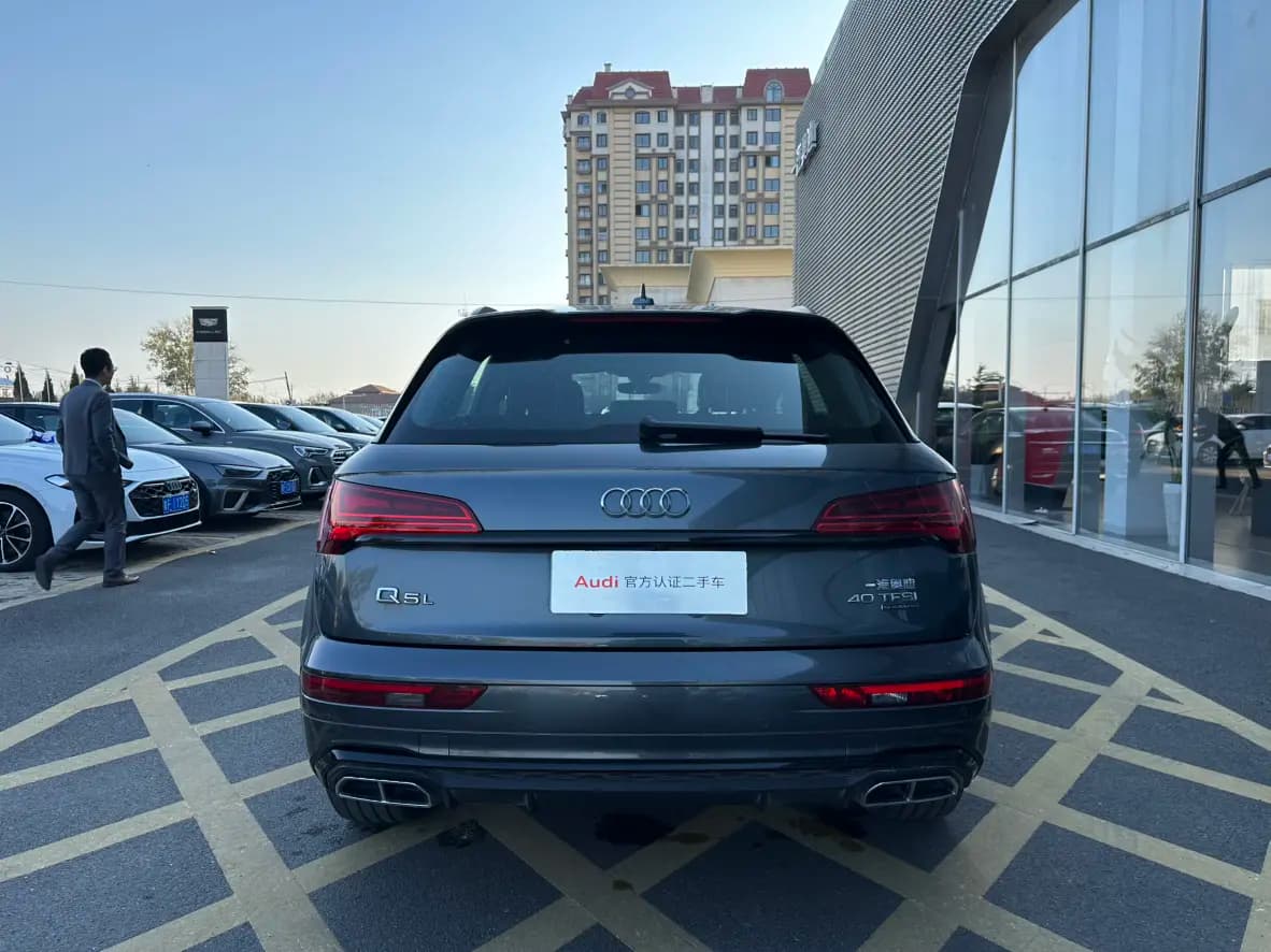 Audi Q5L 2023 г. 46089 км. — фото 5