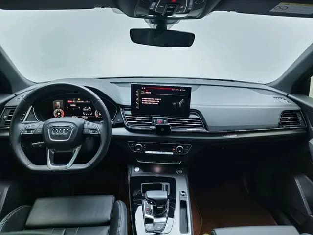 Audi Q5L 2023 г. 43393 км. — фото 14