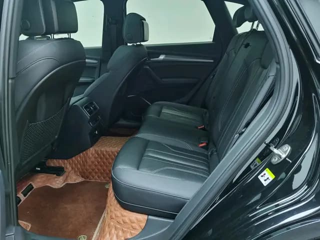 Audi Q5L 2023 г. 43393 км. — фото 18