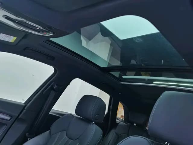 Audi Q5L 2023 г. 43393 км. — фото 19