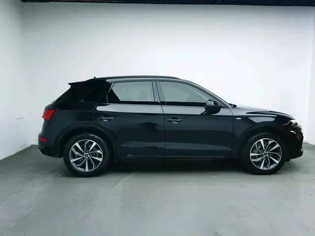 Audi Q5L 2023 г. 43393 км. — фото 8