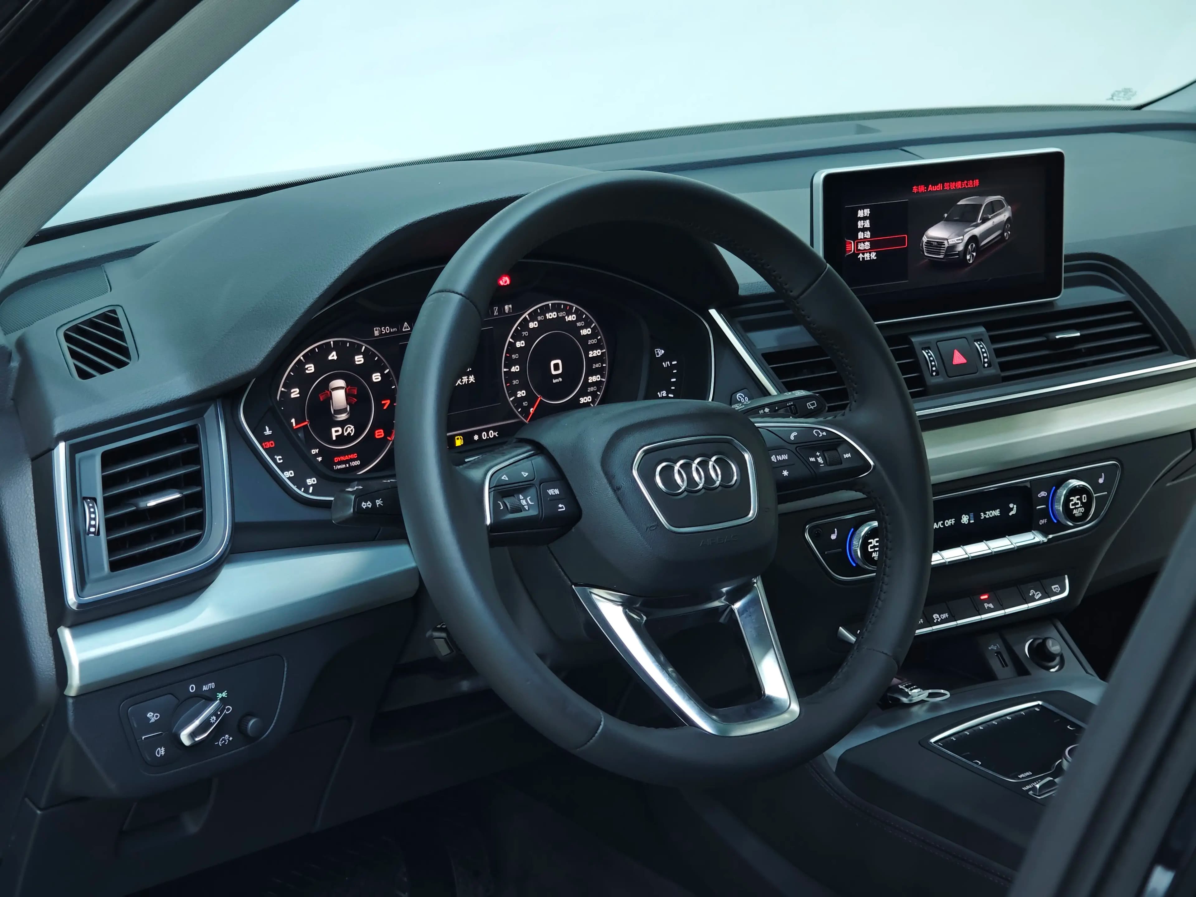 Audi Q5L 2021 г. 63099 км. — фото 14