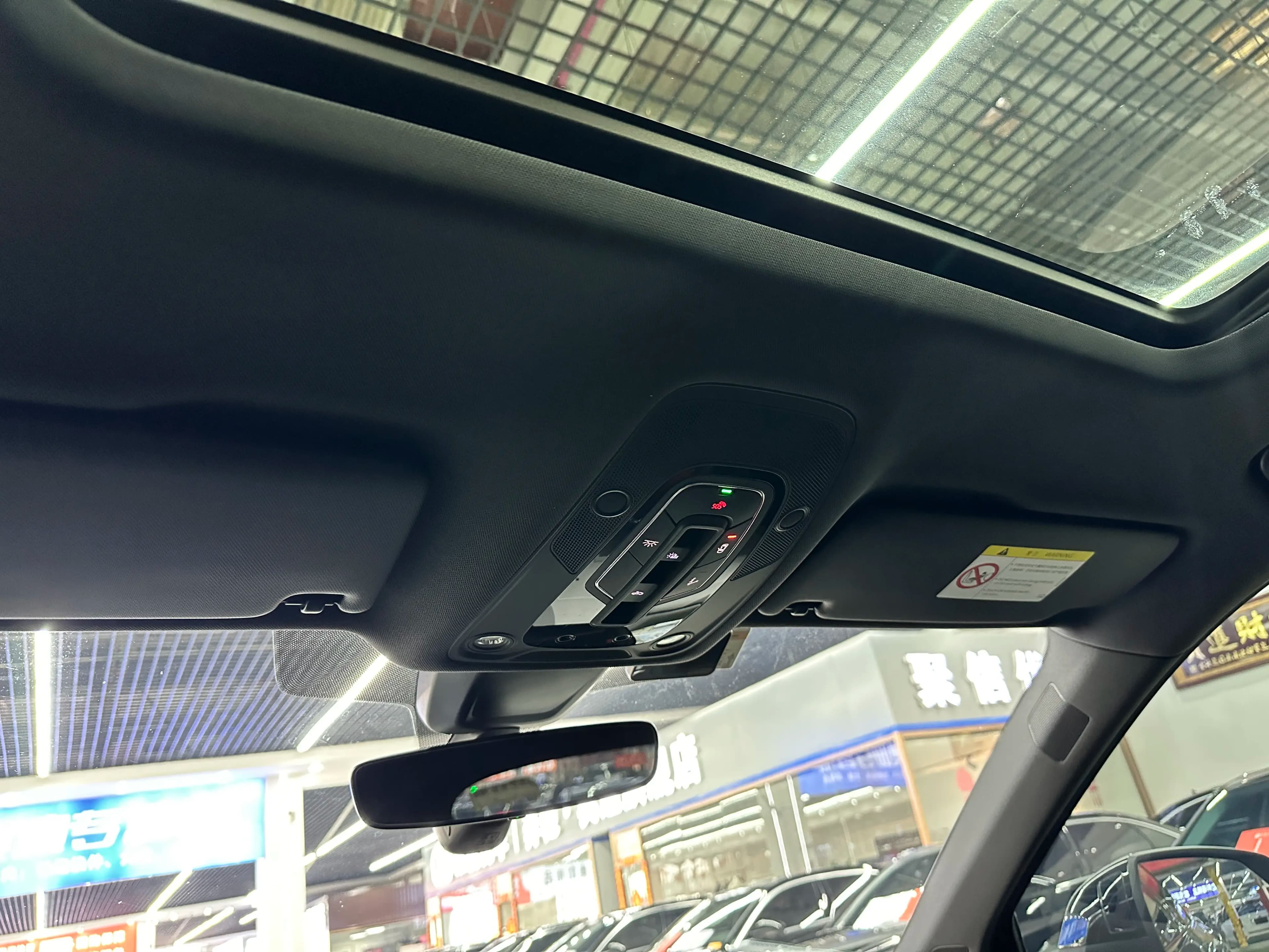 Audi Q5L 2023 г. 41109 км. — фото 11