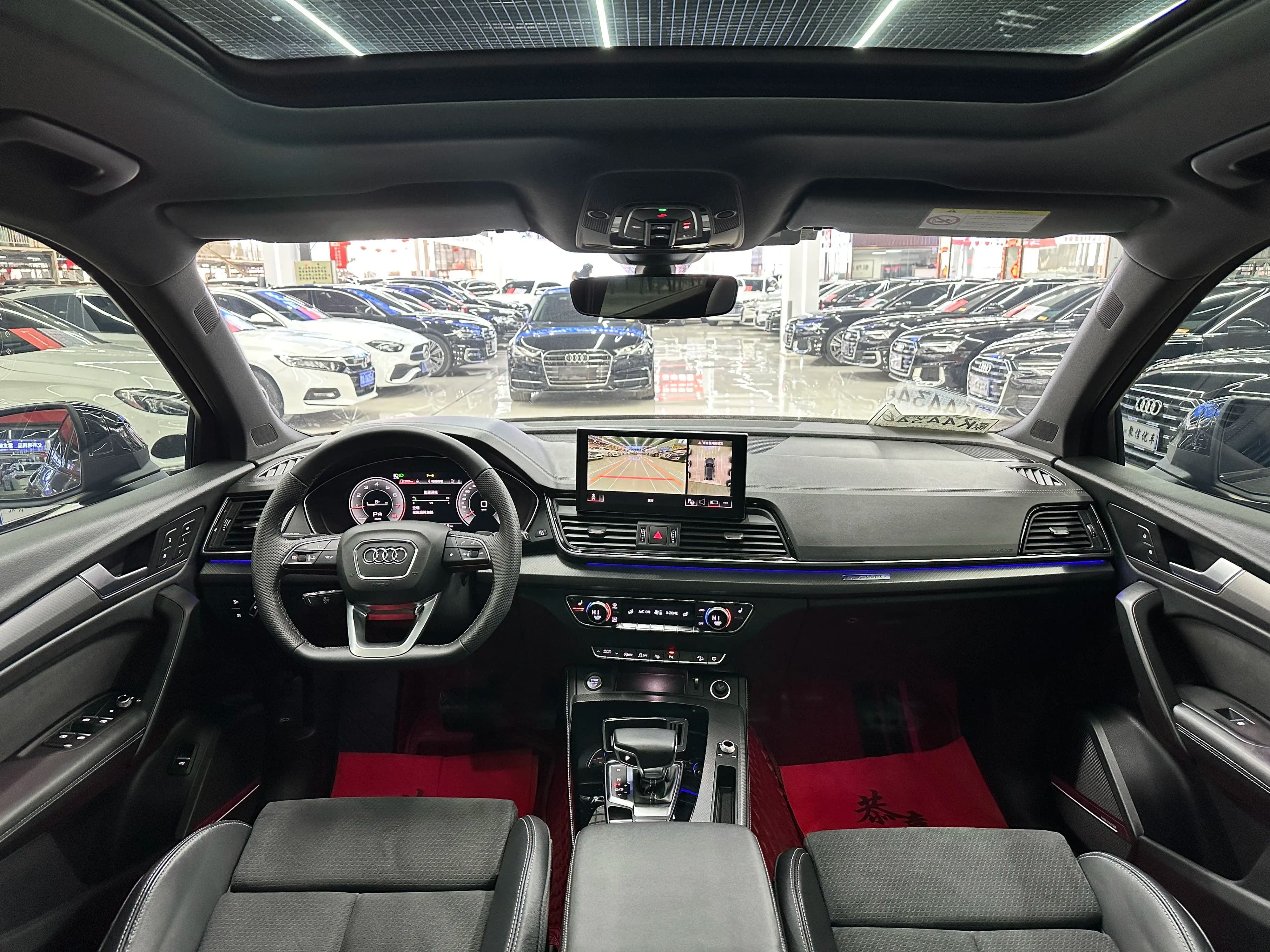 Audi Q5L 2023 г. 41109 км. — фото 17
