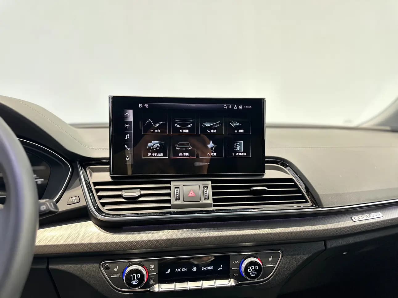 Audi Q5L 2022 г. 36110 км. — фото 13