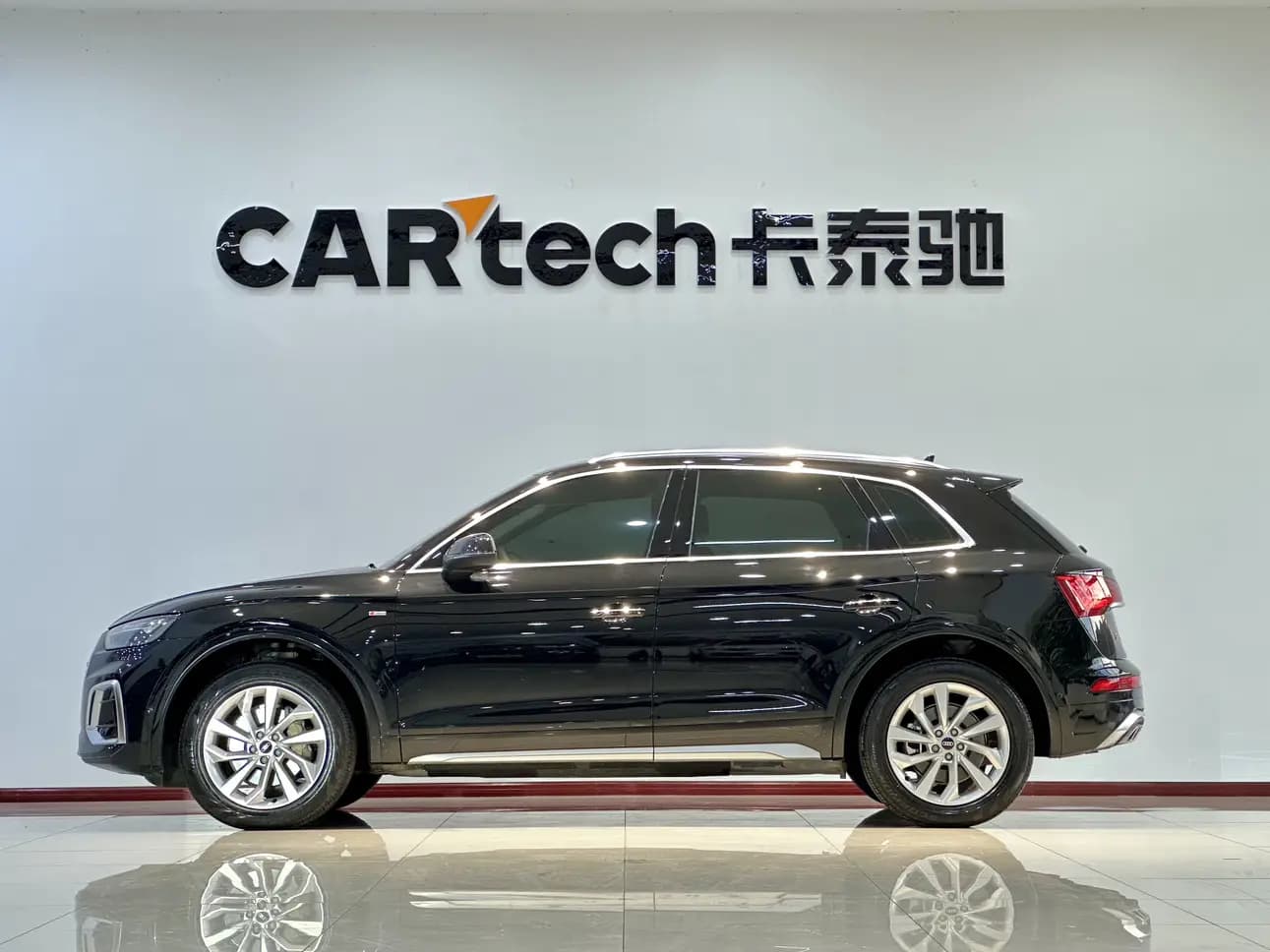 Audi Q5L 2022 г. 36110 км. — фото 4