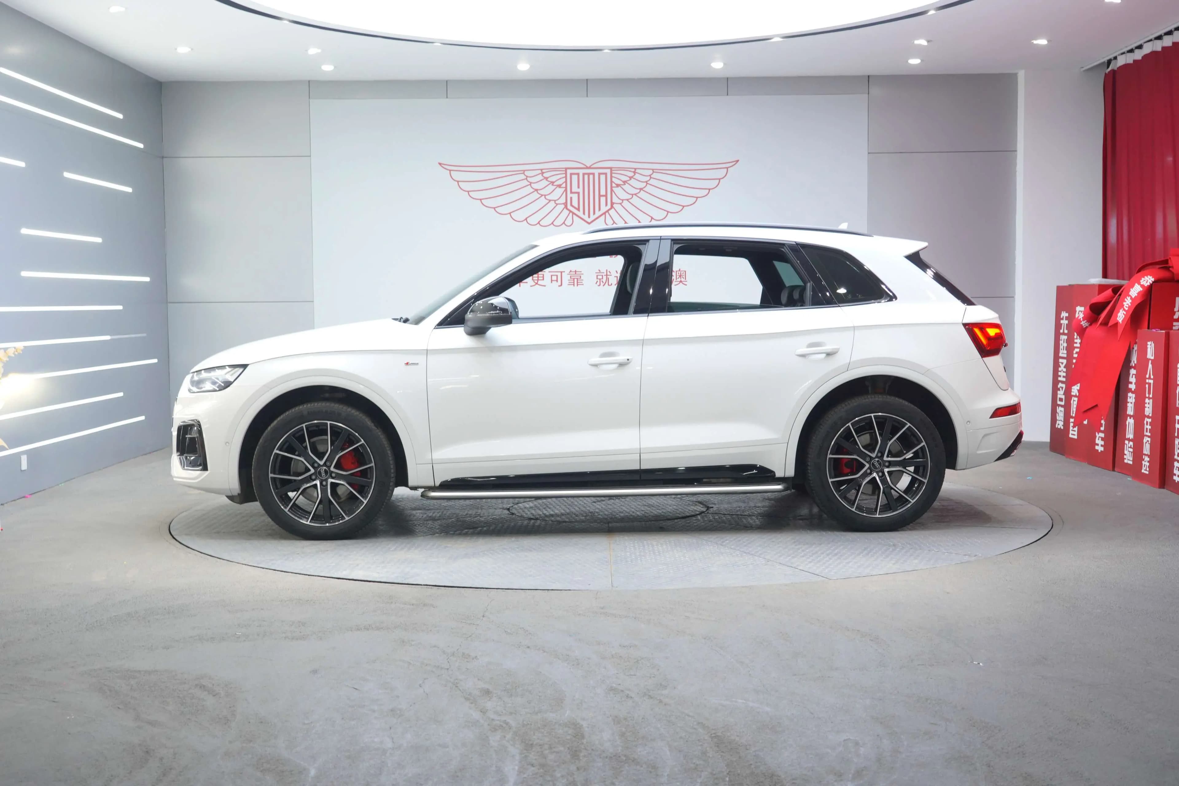 Audi Q5L 2024 г. 35124 км. — фото 3
