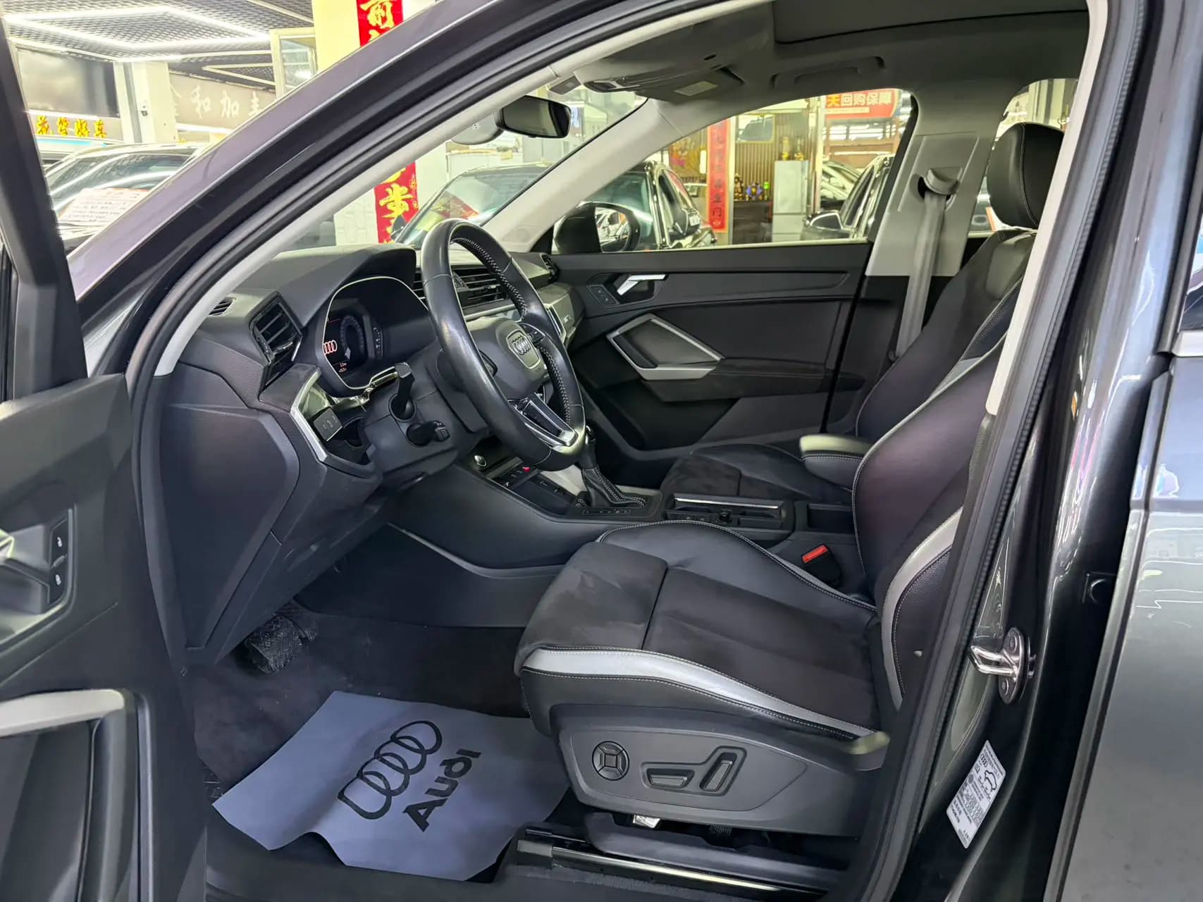 Audi Q3 2021 г. 63122 км. — фото 14